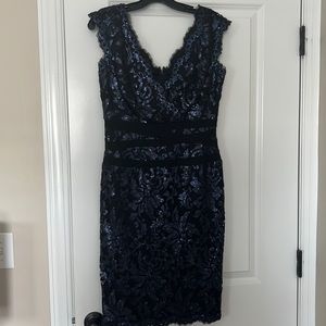 Tadashi Soji stunning sequined evening dress!